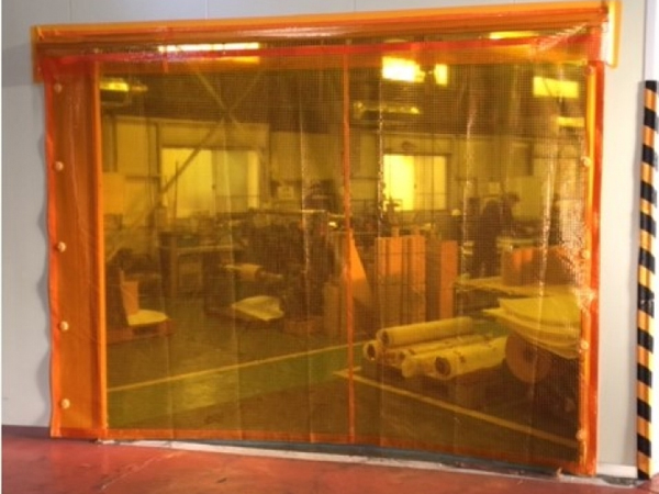 工場用の屋内間仕切りシート